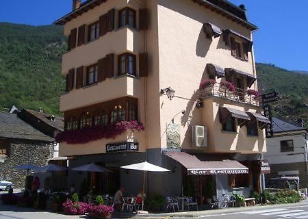 Hostal Montana Alins Ngoại thất bức ảnh